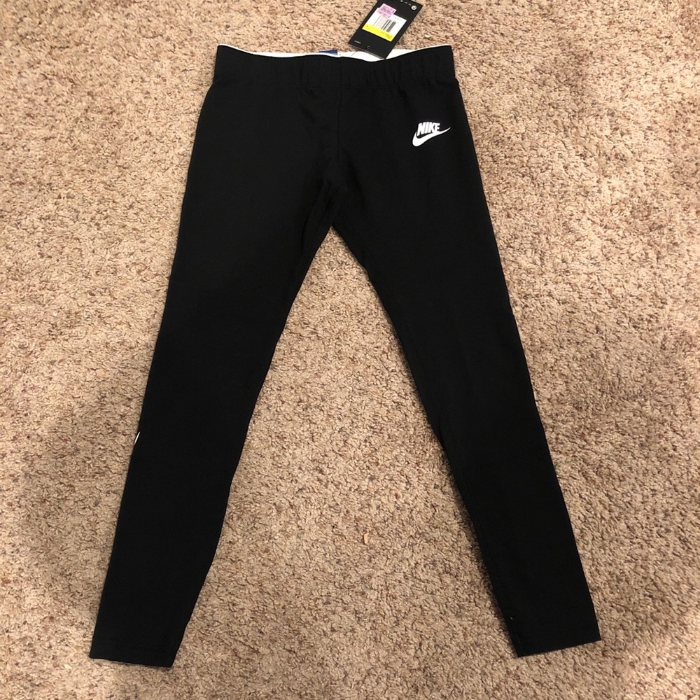NWT Nike Girls Size Small 7/8 Black Leggings Pants